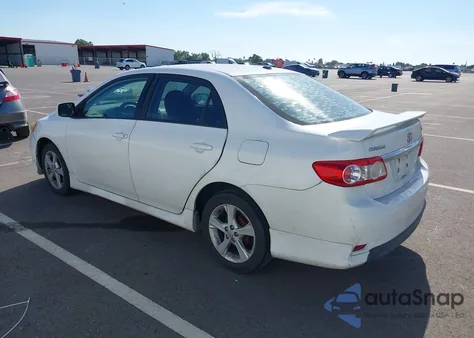 2011 Toyota Corolla S z USA, uszkodzony, nr VIN 2T1BU4EE8BC667660